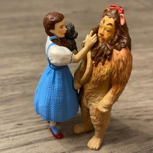 Dorothy and Cowardly Lion ornament